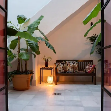 El Banano Home بيت ضيافة *